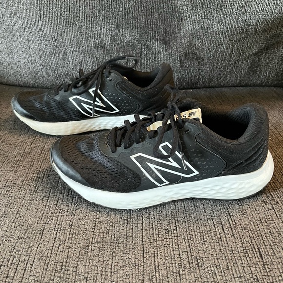 New Balance Women's 520 V7 Running Shoe Size 9 Sneakers - Picture 1 of 3